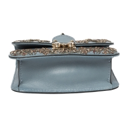 مملوكة مسبقًا حقيبة فالنتينو قلاب قفل غليم روكستد كتل لونية ميني جلد متعددة الألوان