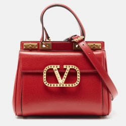 Veni, Vidi, Vici: Conquer Style with the One Stud Valentino Tote Bag!