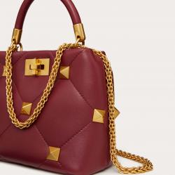 مملوكة مسبقًا Valentino Red Quilted Leather Roman Stud Top Handle Bag