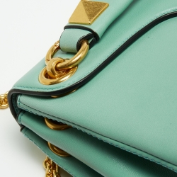 مملوكة مسبقًا Valentino Mint Green Leather Stud Shoulder Bag