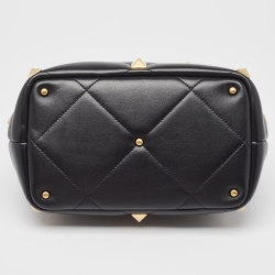Pre Owned Valentino Black Quilted Leather Medium Roman Stud Top Handle Bag
