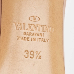 Pre Owned Valentino Beige Patent Escape V logo Pumps Size 39.5