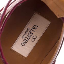 Pre Owned Valentino Two Tone Leather Love Latch Detail Eyelet Embellished Pumps Size 41