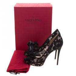Pre Owned Valentino Black Floral Couture Bow Lace Peep Toe Platform Pumps Size 39