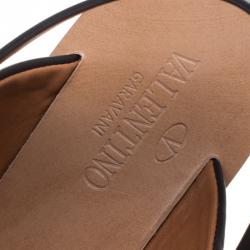 Pre Owned Valentino Black Embellished Leather Flat Sandals Size 37.5