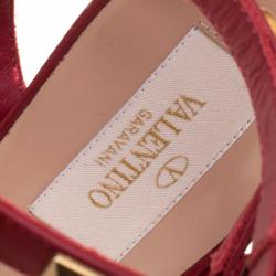 Pre Owned Valentino Maroon Leather Rolling Rockstud Sandals Size 37