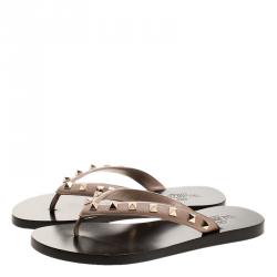 Pre Owned Valentino Beige Leather Rockstud Flat Thong Sandals Size 36