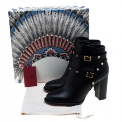 Pre Owned Valentino Black Leather Rolling Rockstud Ankle Boots Size 40