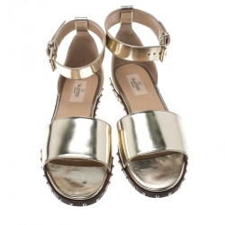 Pre Owned Valentino Gold Leather Soul Rockstud Ankle Strap Flat Sandals Size 39
