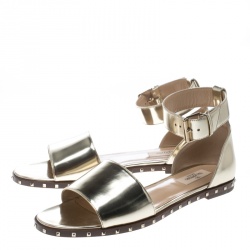 Pre Owned Valentino Gold Leather Soul Rockstud Ankle Strap Flat Sandals Size 39