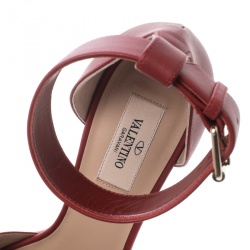 Pre Owned Valentino Red Leather Soul Rockstud Ankle Strap Block Heel Sandals Size 39