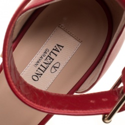 Pre Owned Valentino Red Leather Soul Rockstud Ankle Strap Block Heel Sandals Size 39.5