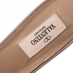 Pre Owned Valentino Black/Beige Leather Rockstud Trim Block Heel Slides Size 37.5