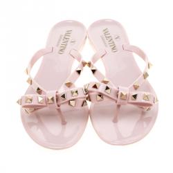 مملوكة مسبقًا Valentino Water Rose Rubber Bow Detail Rockstud Flip Flops Size 41