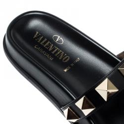 Pre Owned Valentino Black Rubber Rockstud Flat Slides Size 37