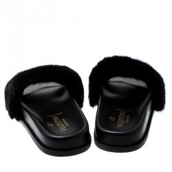 مملوكة مسبقًا حذاء سلايدز فالنتينو فلات مايكروستد مينك جلد نابا أسود مقاس 39.5