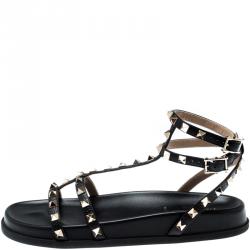 Pre Owned صندل فلات فالنتينو جلاديتور روكستد جلد أسود مقاس 36