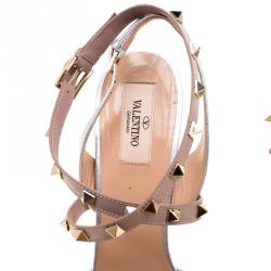 Pre Owned Valentino Silver/Poudre Leather Rockstud Pointed Toe Sandals Size 39.5