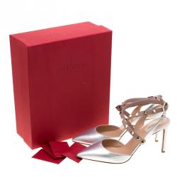 Pre Owned Valentino Silver/Poudre Leather Rockstud Pointed Toe Sandals Size 39.5
