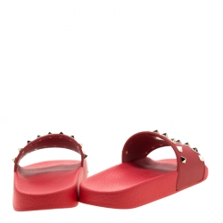 Pre Owned Valentino Red Rubber Rockstud Slide Sandals Size 38