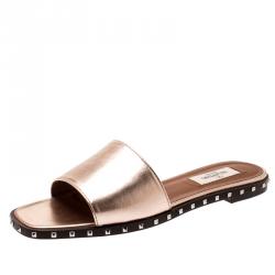مملوكة مسبقًا Valentino Poudre Leather Soul Rockstud Flat Slides Size 39