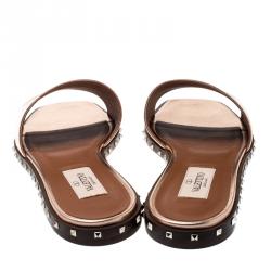 مملوكة مسبقًا Valentino Poudre Leather Soul Rockstud Flat Slides Size 39
