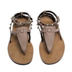مملوكة مسبقًا Valentino Poudre/Nero Grainy Leather Rockstud Ankle Strap Flat Sandals Size 39