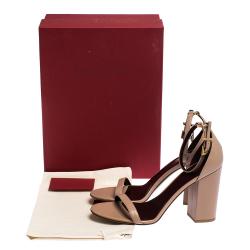 Pre Owned Valentino Rose Canelle Leather Chain Detail Ankle Strap Block Heel Sandals Size 38.5