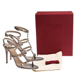 Pre Owned Valentino Peach Leather Rockstud Strappy Sandals Size 39.5