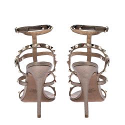 مملوكة مسبقًا Valentino Peach Leather Rockstud Strappy Sandals Size 41