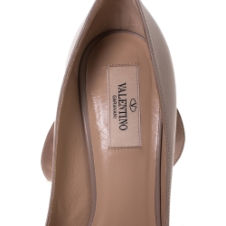Pre Owned Valentino Beige Leather Rockstud Ankle Wrap Pointed Toe Pumps Size 38