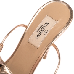 Pre Owned Valentino Metallic Bronze Leather Rockstud T-Strap Sandals Size 38.5 