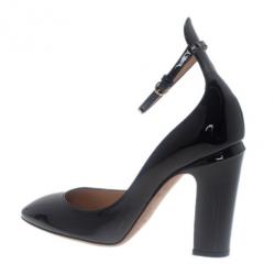 مملوكة مسبقًا حذاء كعب عالي فالنتينو تانجو أسود لامع بشريط كاحل مقاس 38