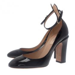 مملوكة مسبقًا حذاء كعب عالي فالنتينو تانجو أسود لامع بشريط كاحل مقاس 38