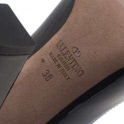 مملوكة مسبقًا حذاء كعب عالي فالنتينو تانجو أسود لامع بشريط كاحل مقاس 38