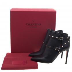 Pre Owned Valentino Black Leather Rockstud Pointed Toe Ankle Boots Size 40.5