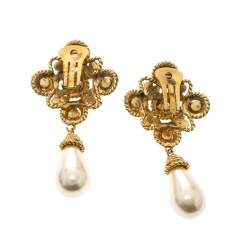 Pre Owned Valentino Crystal Faux Pearl & Textured Gold Tone Clip-on Drop Earrings