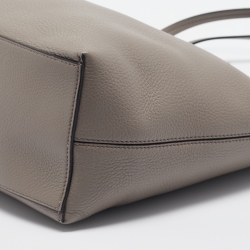 مملوكة مسبقًا Valentino Beige Grainy Leather Rockstud Tote