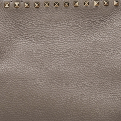 مملوكة مسبقًا Valentino Beige Grainy Leather Rockstud Tote