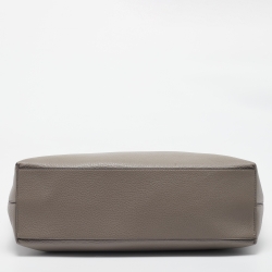 مملوكة مسبقًا Valentino Beige Grainy Leather Rockstud Tote