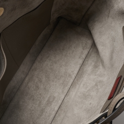 مملوكة مسبقًا Valentino Beige Grainy Leather Rockstud Tote