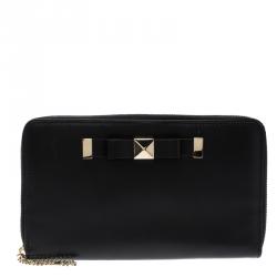 Pre Owned Valentino Black Leather Rockstud Zip Around Wallet