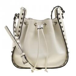 Pre Owned Valentino Off White Leather Rockstud Bucket Shoulder Bag