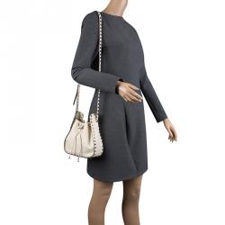 Pre Owned Valentino Off White Leather Rockstud Bucket Shoulder Bag