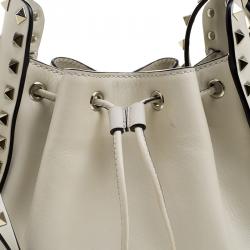 Pre Owned Valentino Off White Leather Rockstud Bucket Shoulder Bag