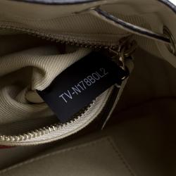 Pre Owned Valentino Off White Leather Rockstud Bucket Shoulder Bag