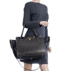 مملوكة مسبقًا Valentino Black Leather Rockstud Tote