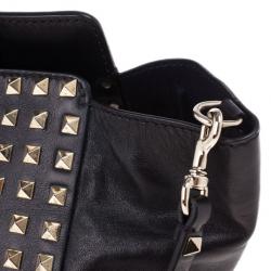 مملوكة مسبقًا Valentino Black Leather Rockstud Tote