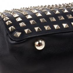 مملوكة مسبقًا Valentino Black Leather Rockstud Tote