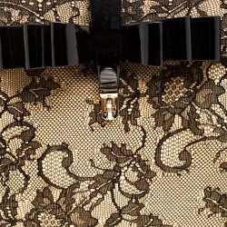 Pre Owned Valentino Beige/Black Raffia and Lace Top Handle Bag
